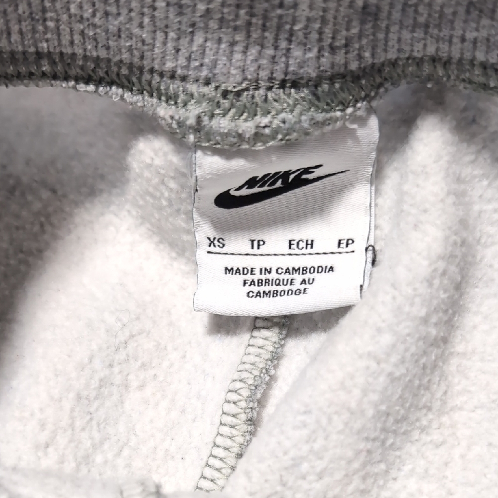 Nike Ladies Size XS Sweatpants - Black and Gray - Picture 5 of 10